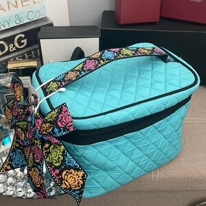 ✨Turquoise Quilted Zipper Cosmetic Train Case✨NWT